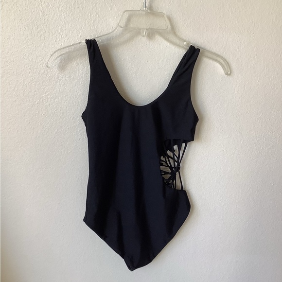 Cami & Jax Savannah One Piece Swimsuit - Picture 5 of 7